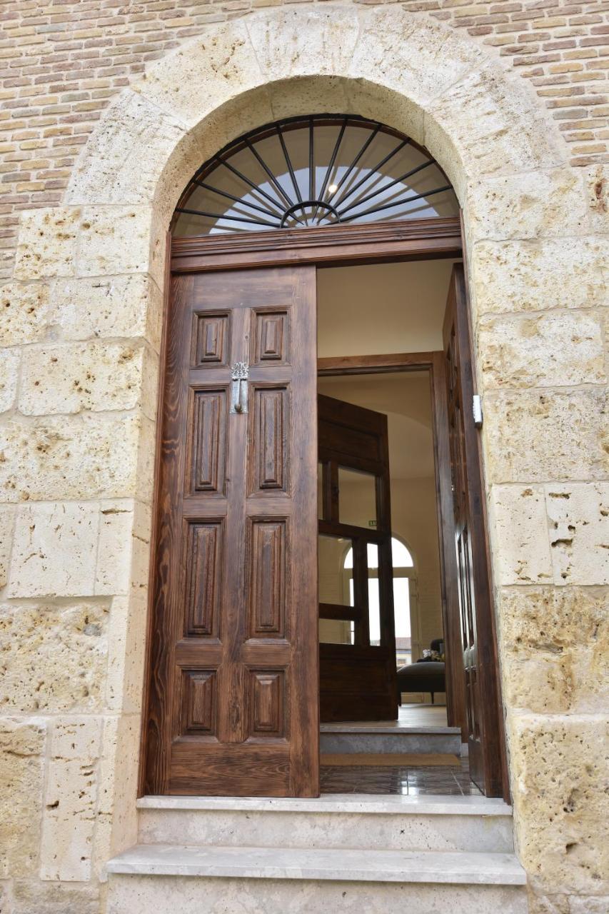 Sanmartina Hotel Becerril de Campos Экстерьер фото